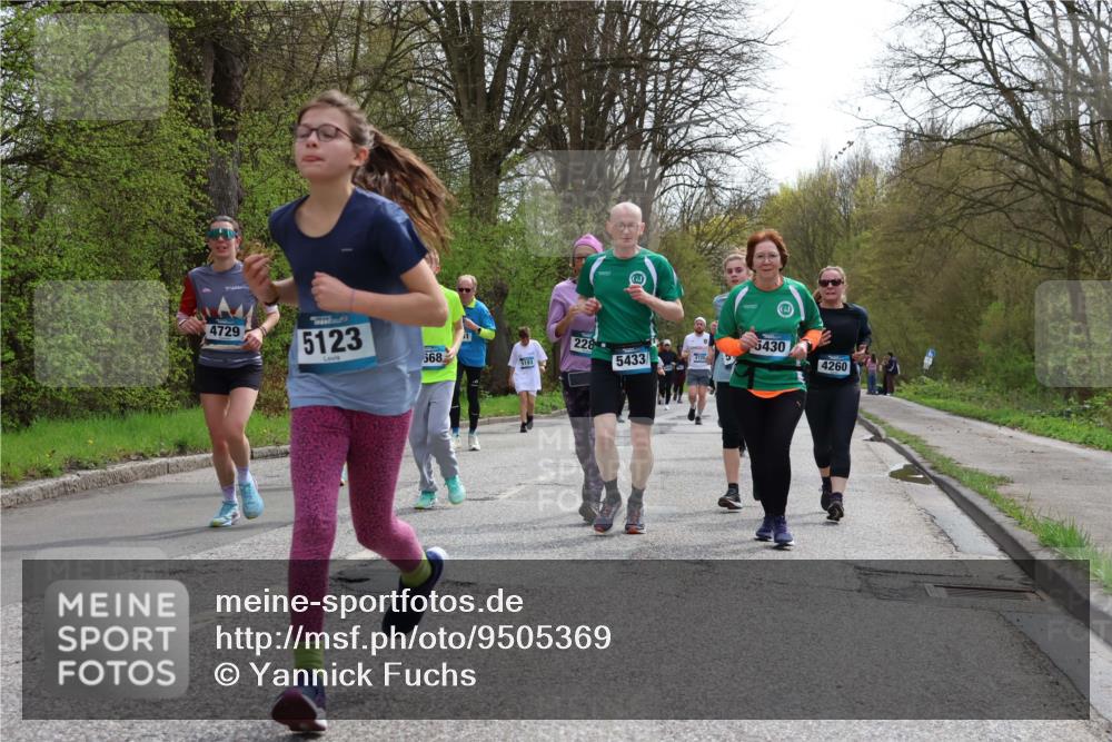 12.04.2026 - 45. Internationalen Wilhelmsburger Insellauf Yannick Fuchs http://msf.ph/oto/9505369 12.04.2026 12:56:22 Laufen 4729, 5123, 568, 5103, 228, 5433, 5430, 4260 meine-sportfotos.de