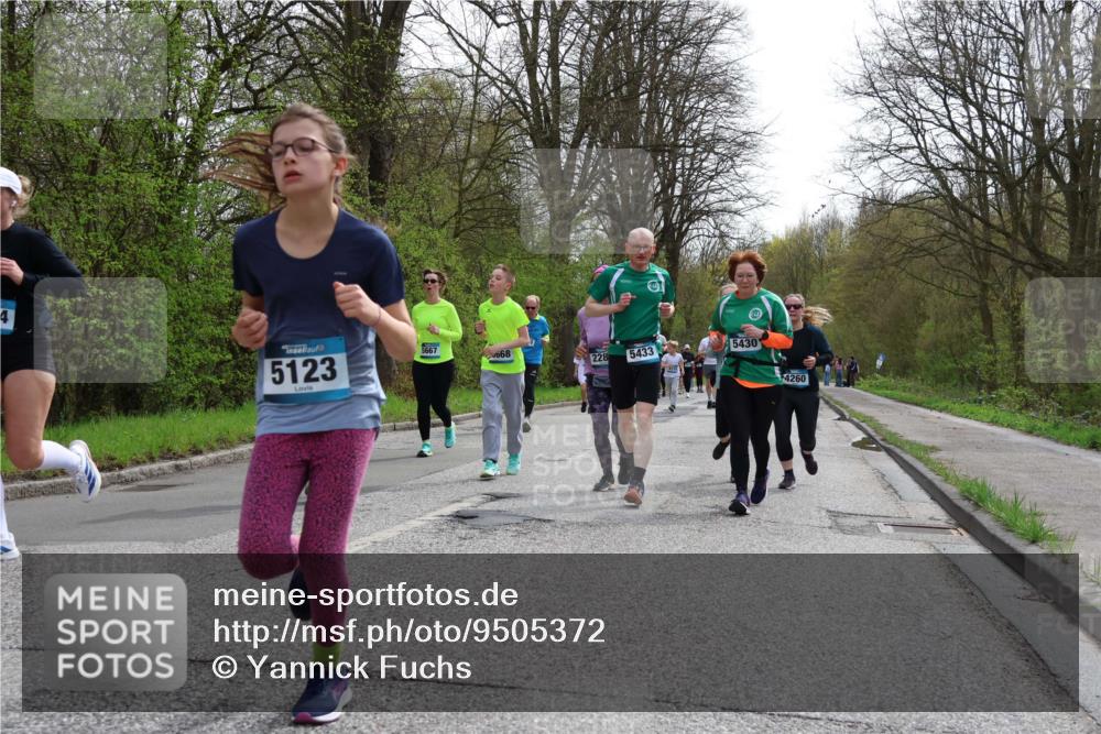 12.04.2026 - 45. Internationalen Wilhelmsburger Insellauf Yannick Fuchs http://msf.ph/oto/9505372 12.04.2026 12:56:23 Laufen 4, 5667, 5123, 668, 228, 5433, 5430, 4260 meine-sportfotos.de
