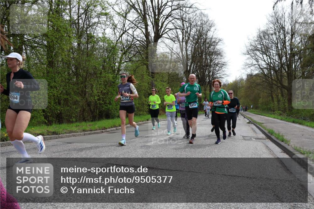 12.04.2026 - 45. Internationalen Wilhelmsburger Insellauf Yannick Fuchs http://msf.ph/oto/9505377 12.04.2026 12:56:24 Laufen 4094, 4729, 5667, 228, 5668, 5433, 5436, 4260 meine-sportfotos.de