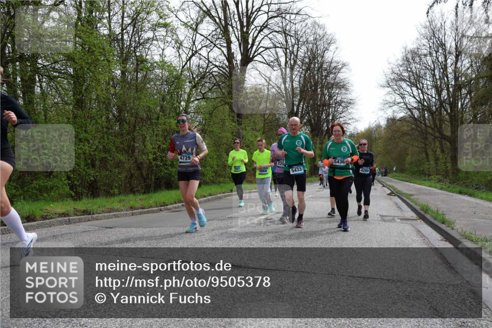 12.04.2026 - 45. Internationalen Wilhelmsburger Insellauf Yannick Fuchs http://msf.ph/oto/9505378 12.04.2026 12:56:24 Laufen 4729, 228, 5436, 5667, 5668, 5433, 4260 meine-sportfotos.de