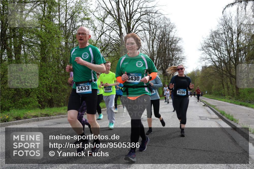 12.04.2026 - 45. Internationalen Wilhelmsburger Insellauf Yannick Fuchs http://msf.ph/oto/9505386 12.04.2026 12:56:25 Laufen 5433, 5668, 5461, 5430, 4260 meine-sportfotos.de
