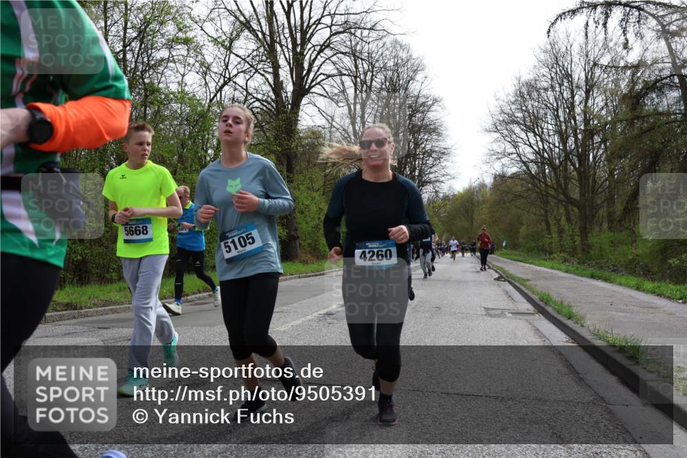 12.04.2026 - 45. Internationalen Wilhelmsburger Insellauf Yannick Fuchs http://msf.ph/oto/9505391 12.04.2026 12:56:26 Laufen 5668, 548, 5105, 4260 meine-sportfotos.de
