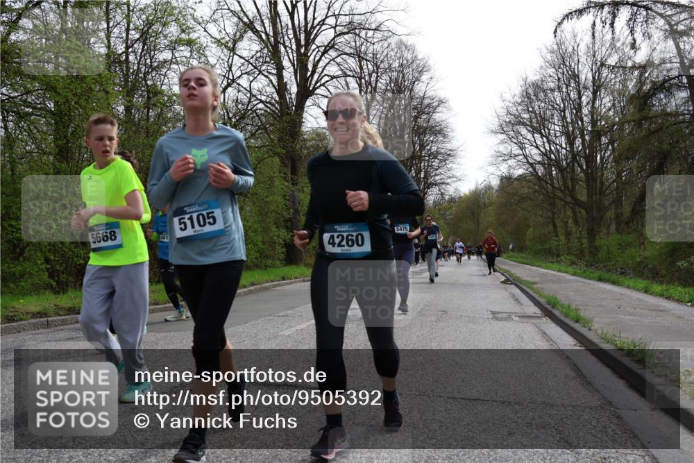 12.04.2026 - 45. Internationalen Wilhelmsburger Insellauf Yannick Fuchs http://msf.ph/oto/9505392 12.04.2026 12:56:26 Laufen 5668, 5461, 5105, 4260, 5475 meine-sportfotos.de