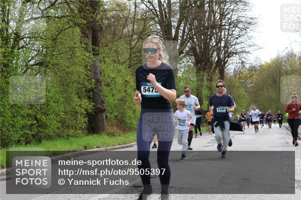 12.04.2026 - 45. Internationalen Wilhelmsburger Insellauf Yannick Fuchs http://msf.ph/oto/9505397 12.04.2026 12:56:27 Laufen 5475, 4310, 4199, 4308 meine-sportfotos.de