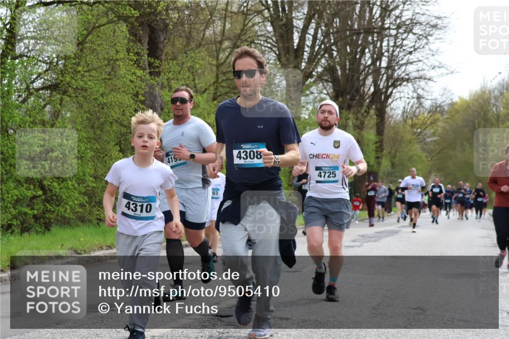 12.04.2026 - 45. Internationalen Wilhelmsburger Insellauf Yannick Fuchs http://msf.ph/oto/9505410 12.04.2026 12:56:30 Laufen 4310, 415, 93, 4308, 24, 4725 meine-sportfotos.de