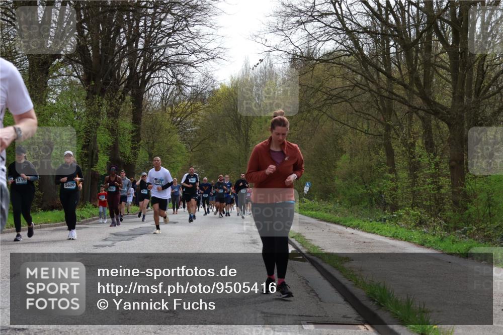 12.04.2026 - 45. Internationalen Wilhelmsburger Insellauf Yannick Fuchs http://msf.ph/oto/9505416 12.04.2026 12:56:31 Laufen 4115, 5620, 4345, 5401, 3641 meine-sportfotos.de