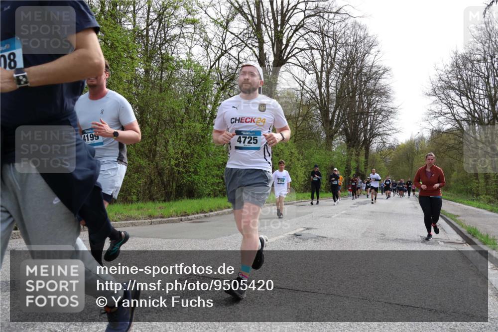 12.04.2026 - 45. Internationalen Wilhelmsburger Insellauf Yannick Fuchs http://msf.ph/oto/9505420 12.04.2026 12:56:32 Laufen 08, 4199, 24, 4725, 5193 meine-sportfotos.de