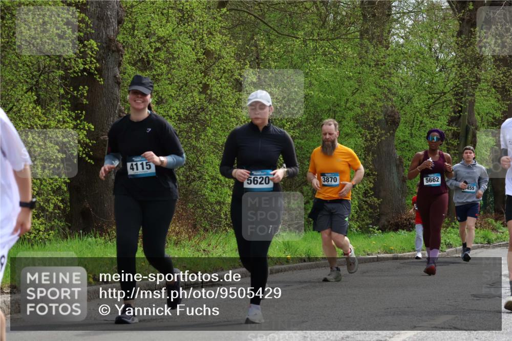 12.04.2026 - 45. Internationalen Wilhelmsburger Insellauf Yannick Fuchs http://msf.ph/oto/9505429 12.04.2026 12:56:34 Laufen 4115, 5620, 3870, 5662, 455 meine-sportfotos.de