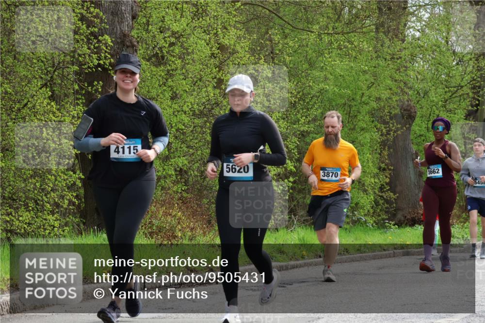 12.04.2026 - 45. Internationalen Wilhelmsburger Insellauf Yannick Fuchs http://msf.ph/oto/9505431 12.04.2026 12:56:34 Laufen 4115, 5620, 3870, 5662, 5453 meine-sportfotos.de