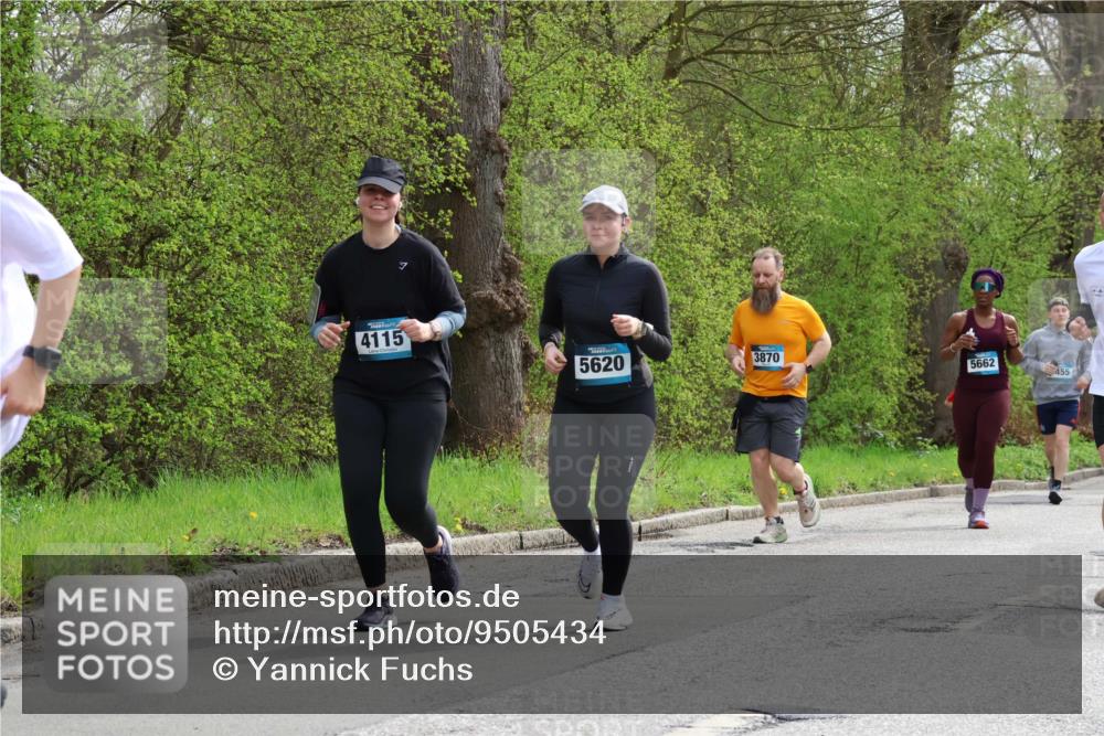 12.04.2026 - 45. Internationalen Wilhelmsburger Insellauf Yannick Fuchs http://msf.ph/oto/9505434 12.04.2026 12:56:35 Laufen 4115, 5620, 3870, 5662, 455 meine-sportfotos.de