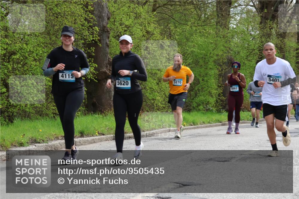 12.04.2026 - 45. Internationalen Wilhelmsburger Insellauf Yannick Fuchs http://msf.ph/oto/9505435 12.04.2026 12:56:35 Laufen 4115, 3870, 5620, 5662, 5455, 5401 meine-sportfotos.de