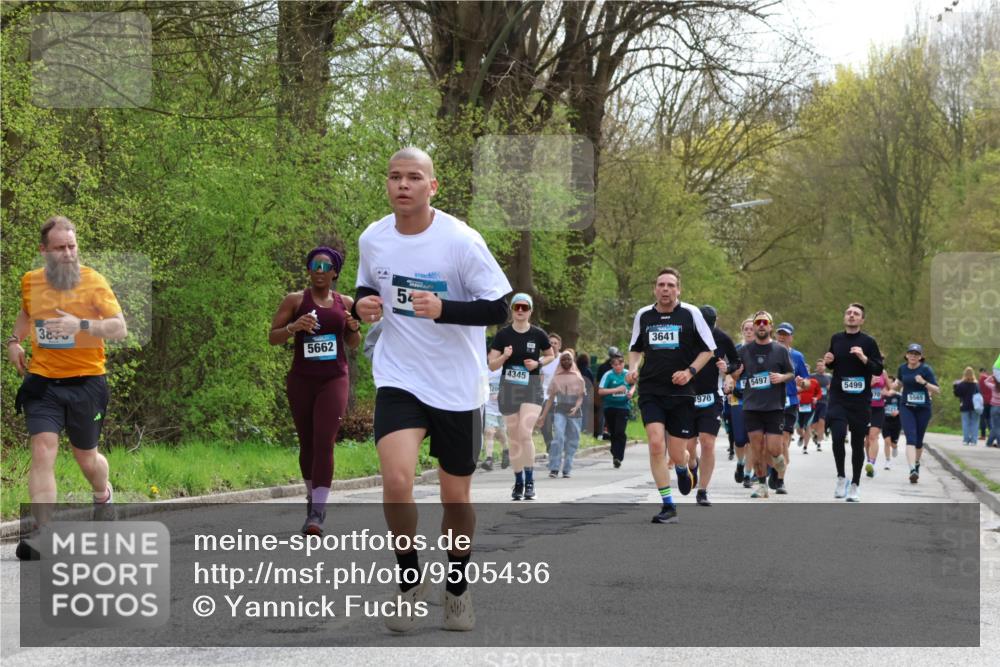 12.04.2026 - 45. Internationalen Wilhelmsburger Insellauf Yannick Fuchs http://msf.ph/oto/9505436 12.04.2026 12:56:35 Laufen 38, 5662, 5, 4345, 3641, 970, 5497, 5499, 5565 meine-sportfotos.de
