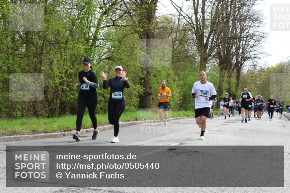 12.04.2026 - 45. Internationalen Wilhelmsburger Insellauf Yannick Fuchs http://msf.ph/oto/9505440 12.04.2026 12:56:36 Laufen 4115, 5620, 3870, 5401, 3641 meine-sportfotos.de