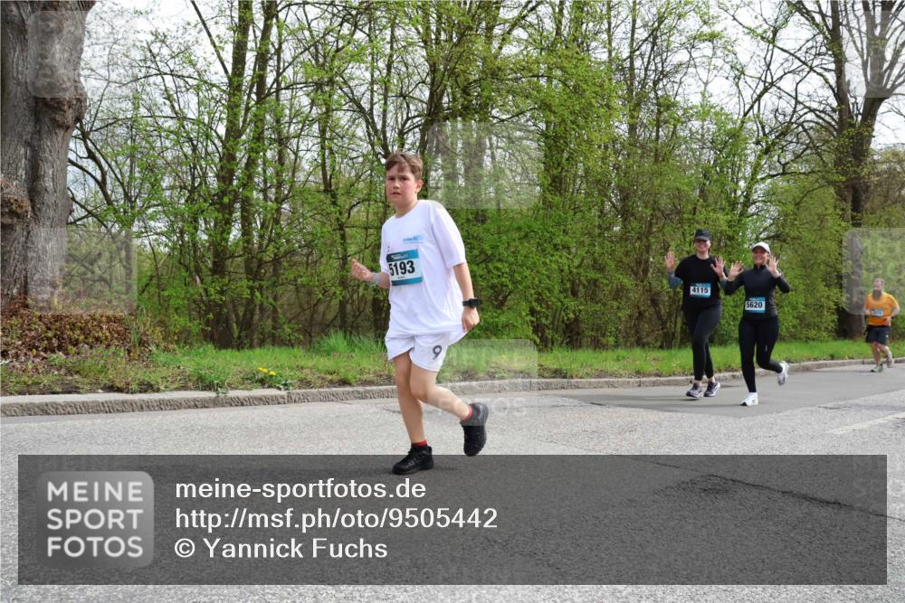 12.04.2026 - 45. Internationalen Wilhelmsburger Insellauf Yannick Fuchs http://msf.ph/oto/9505442 12.04.2026 12:56:36 Laufen 5193, 4115, 5620, 3870 meine-sportfotos.de