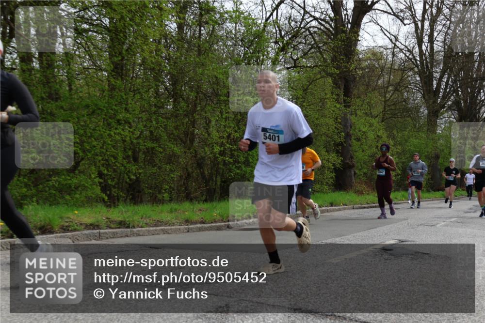 12.04.2026 - 45. Internationalen Wilhelmsburger Insellauf Yannick Fuchs http://msf.ph/oto/9505452 12.04.2026 12:56:38 Laufen 5401, 5662, 5455 meine-sportfotos.de