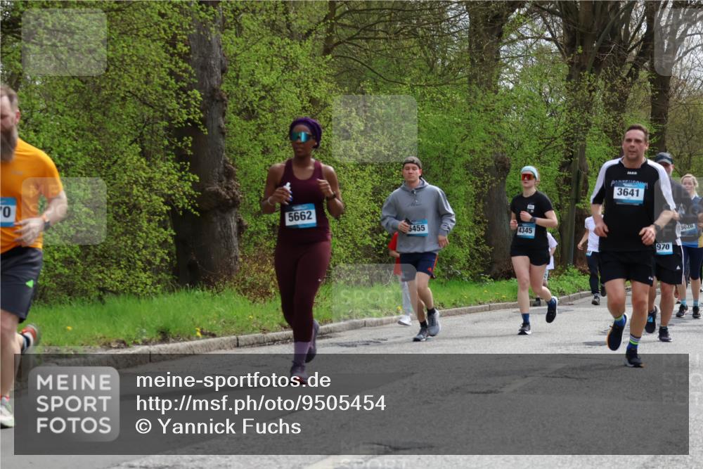 12.04.2026 - 45. Internationalen Wilhelmsburger Insellauf Yannick Fuchs http://msf.ph/oto/9505454 12.04.2026 12:56:38 Laufen 70, 5662, 5455, 4345, 3641, 970, 5028 meine-sportfotos.de