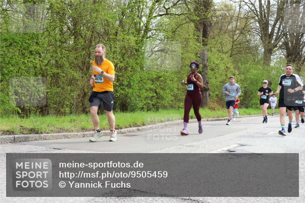 12.04.2026 - 45. Internationalen Wilhelmsburger Insellauf Yannick Fuchs http://msf.ph/oto/9505459 12.04.2026 12:56:39 Laufen 3870, 5662, 455, 4345, 3641, 3970 meine-sportfotos.de