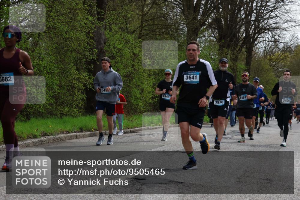 12.04.2026 - 45. Internationalen Wilhelmsburger Insellauf Yannick Fuchs http://msf.ph/oto/9505465 12.04.2026 12:56:40 Laufen 5662, 54, 4345, 3641, 3970, 5497, 5499 meine-sportfotos.de