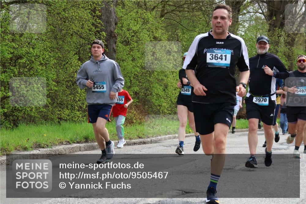 12.04.2026 - 45. Internationalen Wilhelmsburger Insellauf Yannick Fuchs http://msf.ph/oto/9505467 12.04.2026 12:56:41 Laufen 5455, 155, 3641, 4345, 3970, 5497 meine-sportfotos.de