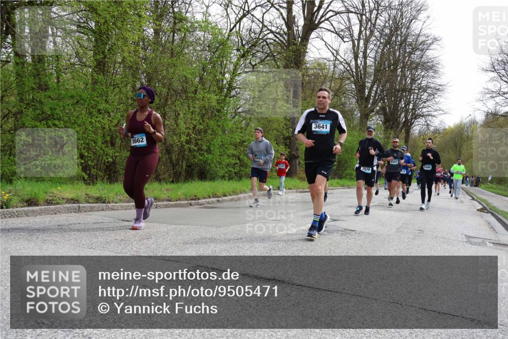 12.04.2026 - 45. Internationalen Wilhelmsburger Insellauf Yannick Fuchs http://msf.ph/oto/9505471 12.04.2026 12:56:41 Laufen 5662, 5455, 5155, 3641, 3970, 5497 meine-sportfotos.de