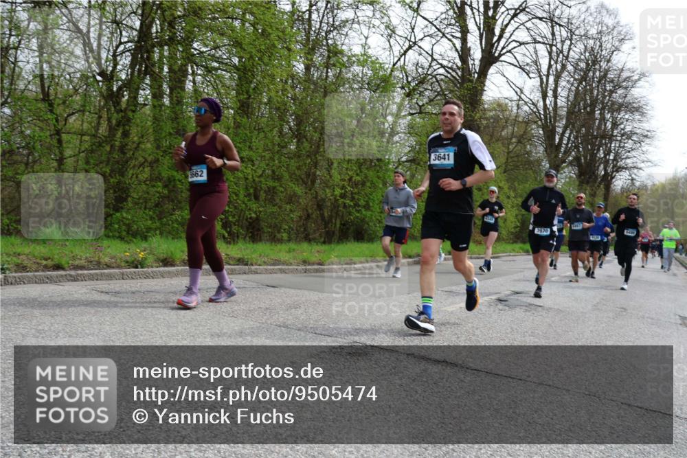 12.04.2026 - 45. Internationalen Wilhelmsburger Insellauf Yannick Fuchs http://msf.ph/oto/9505474 12.04.2026 12:56:42 Laufen 5662, 3641, 4345, 5497, 5499, 3970, 183 meine-sportfotos.de