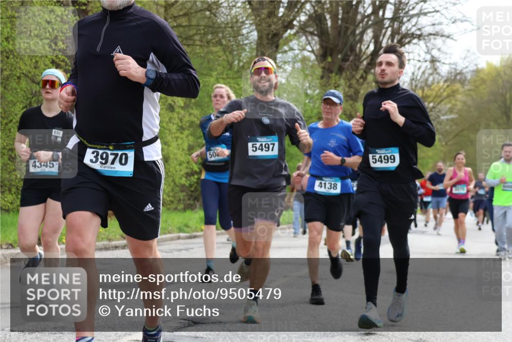 12.04.2026 - 45. Internationalen Wilhelmsburger Insellauf Yannick Fuchs http://msf.ph/oto/9505479 12.04.2026 12:56:43 Laufen 17, 4345, 3970, 50, 5497, 4138, 5499, 3070 meine-sportfotos.de