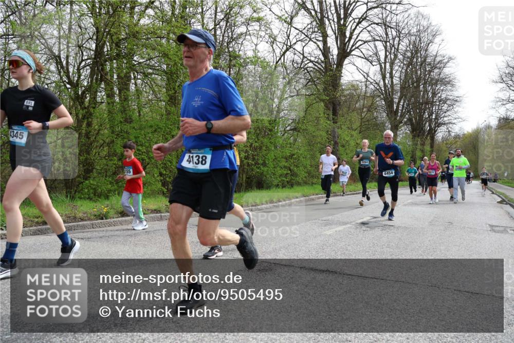 12.04.2026 - 45. Internationalen Wilhelmsburger Insellauf Yannick Fuchs http://msf.ph/oto/9505495 12.04.2026 12:56:45 Laufen 4345, 155, 4138, 3264, 4454 meine-sportfotos.de