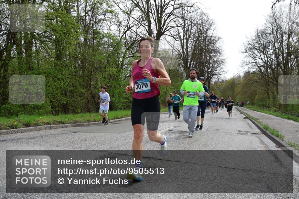 12.04.2026 - 45. Internationalen Wilhelmsburger Insellauf Yannick Fuchs http://msf.ph/oto/9505513 12.04.2026 12:56:49 Laufen 200, 3070, 5862, 5565 meine-sportfotos.de