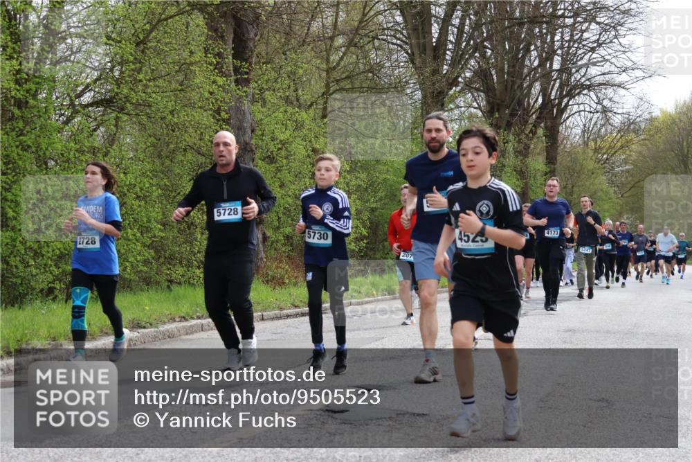 12.04.2026 - 45. Internationalen Wilhelmsburger Insellauf Yannick Fuchs http://msf.ph/oto/9505523 12.04.2026 12:56:52 Laufen 5728, 2728, 5730, 207, 4525, 4173, 5247 meine-sportfotos.de