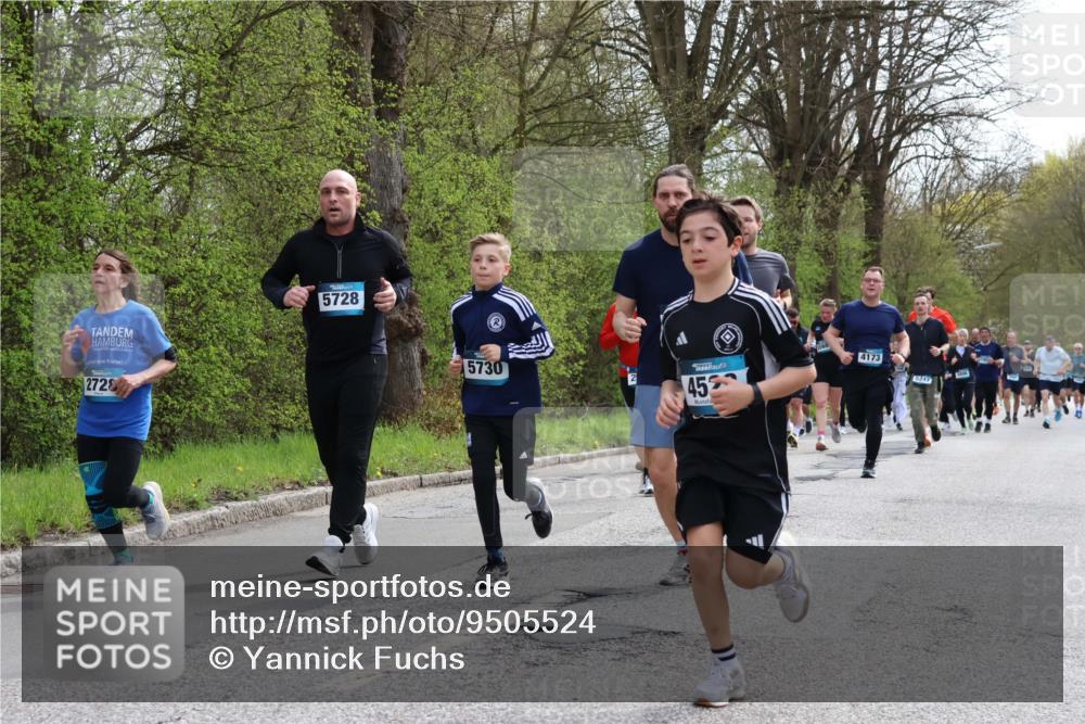 12.04.2026 - 45. Internationalen Wilhelmsburger Insellauf Yannick Fuchs http://msf.ph/oto/9505524 12.04.2026 12:56:53 Laufen 2728, 5728, 5730, 45, 4173, 5247 meine-sportfotos.de