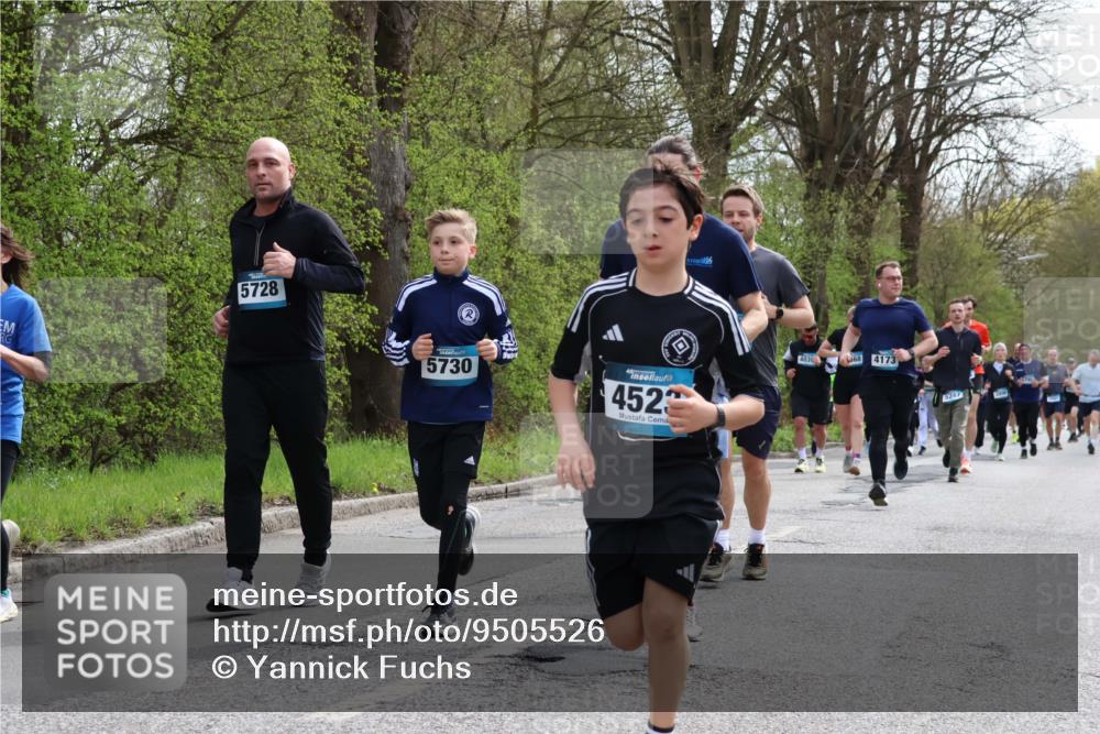 12.04.2026 - 45. Internationalen Wilhelmsburger Insellauf Yannick Fuchs http://msf.ph/oto/9505526 12.04.2026 12:56:53 Laufen 5728, 5730, 452, 403, 568, 4173, 5247 meine-sportfotos.de