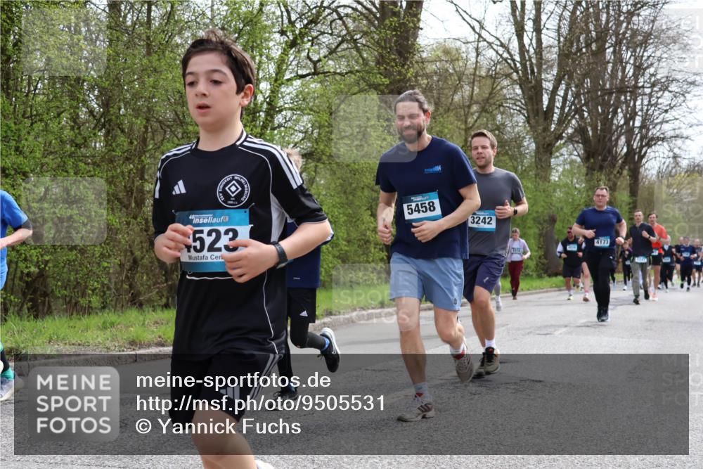 12.04.2026 - 45. Internationalen Wilhelmsburger Insellauf Yannick Fuchs http://msf.ph/oto/9505531 12.04.2026 12:56:54 Laufen 1900, 45, 523, 5458, 3242, 4173 meine-sportfotos.de
