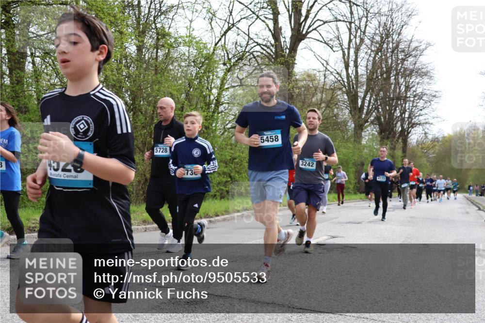 12.04.2026 - 45. Internationalen Wilhelmsburger Insellauf Yannick Fuchs http://msf.ph/oto/9505533 12.04.2026 12:56:54 Laufen 3, 1928, 5728, 73, 5458, 3242, 4173 meine-sportfotos.de