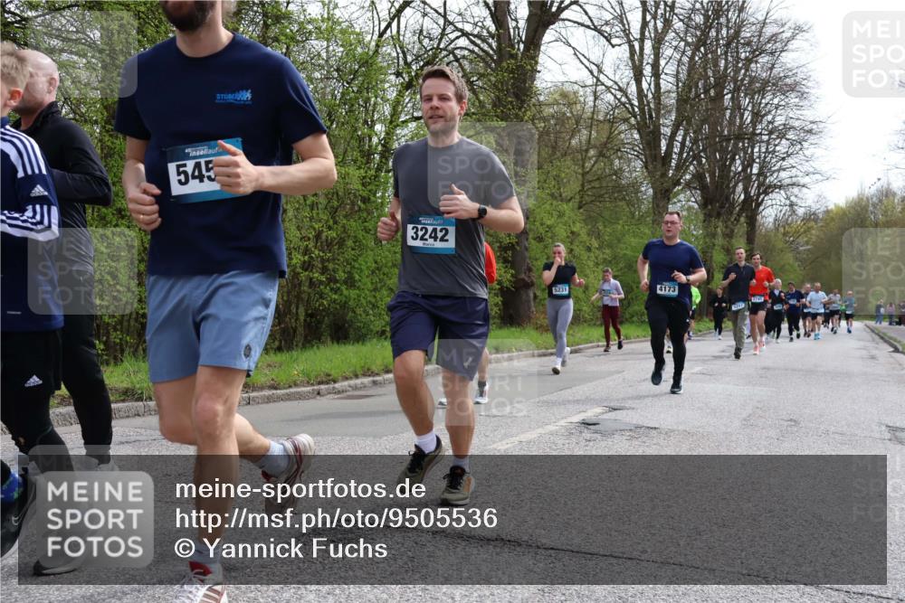 12.04.2026 - 45. Internationalen Wilhelmsburger Insellauf Yannick Fuchs http://msf.ph/oto/9505536 12.04.2026 12:56:55 Laufen 545, 3242, 5231, 4173, 2745 meine-sportfotos.de