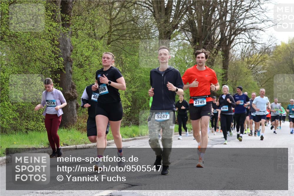 12.04.2026 - 45. Internationalen Wilhelmsburger Insellauf Yannick Fuchs http://msf.ph/oto/9505547 12.04.2026 12:56:57 Laufen 4314, 40, 568, 5247, 2745, 3896, 95 meine-sportfotos.de