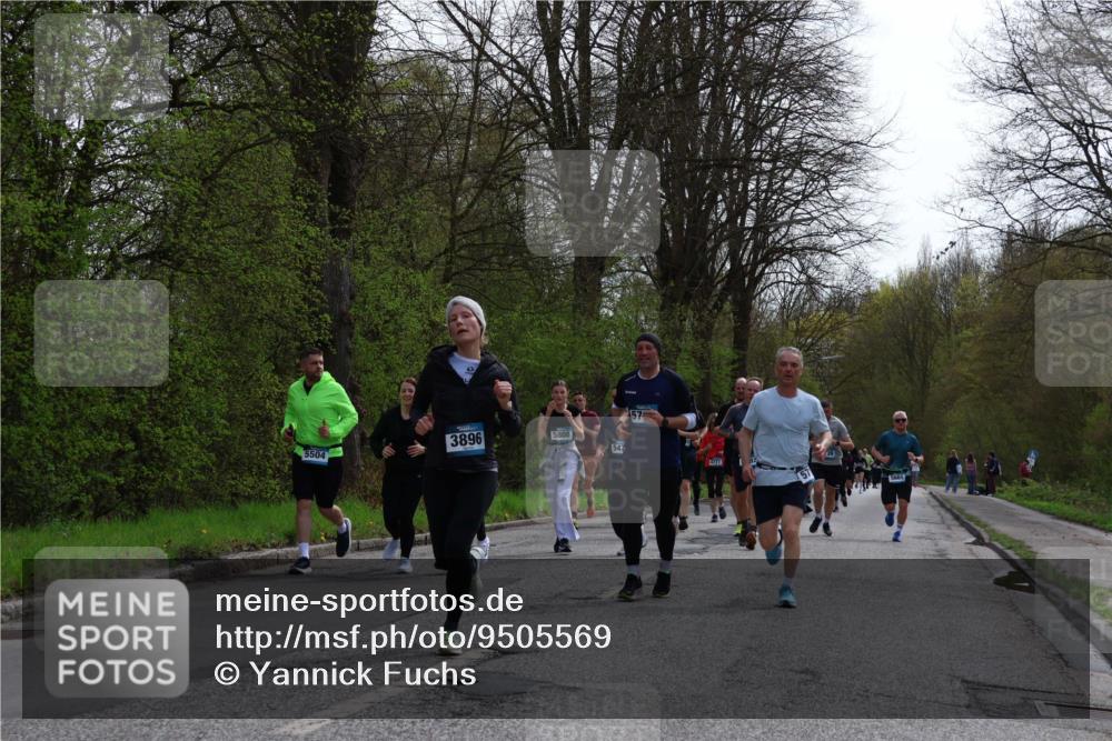 12.04.2026 - 45. Internationalen Wilhelmsburger Insellauf Yannick Fuchs http://msf.ph/oto/9505569 12.04.2026 12:57:01 Laufen 3896, 5808, 547, 5504, 57, 36 meine-sportfotos.de