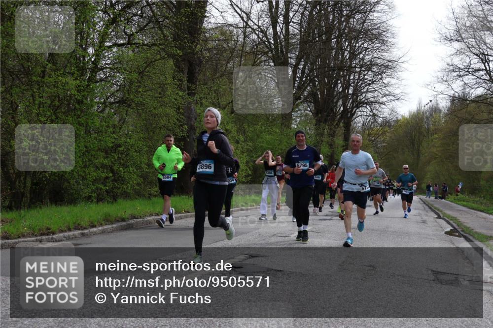 12.04.2026 - 45. Internationalen Wilhelmsburger Insellauf Yannick Fuchs http://msf.ph/oto/9505571 12.04.2026 12:57:02 Laufen 3896, 5504, 234, 5795, 5713, 4736 meine-sportfotos.de