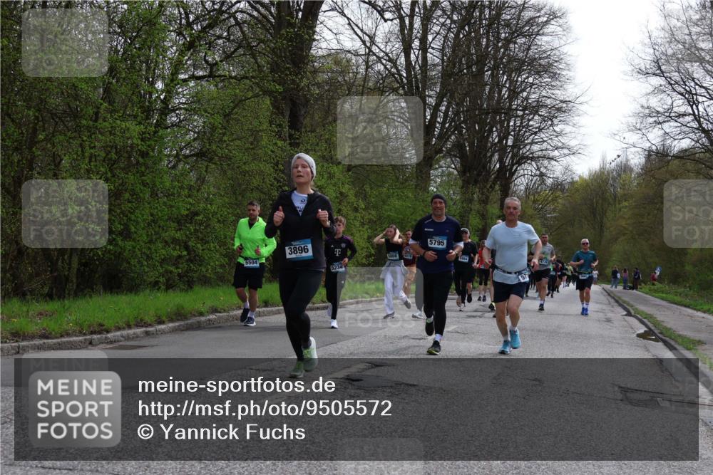 12.04.2026 - 45. Internationalen Wilhelmsburger Insellauf Yannick Fuchs http://msf.ph/oto/9505572 12.04.2026 12:57:02 Laufen 5504, 3896, 5234, 5808, 2018, 5795 meine-sportfotos.de
