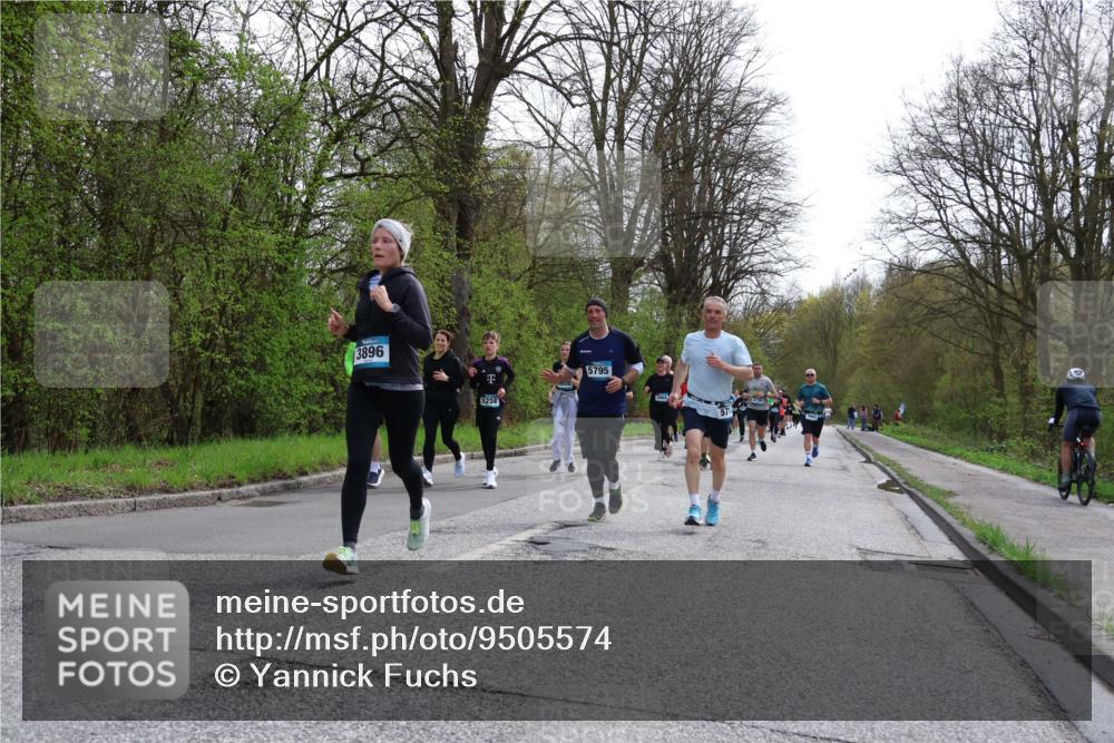12.04.2026 - 45. Internationalen Wilhelmsburger Insellauf Yannick Fuchs http://msf.ph/oto/9505574 12.04.2026 12:57:02 Laufen 3896, 5234, 5795 meine-sportfotos.de