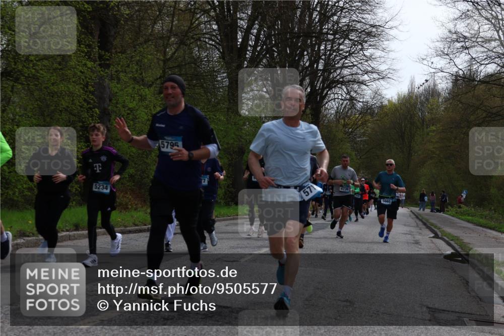 12.04.2026 - 45. Internationalen Wilhelmsburger Insellauf Yannick Fuchs http://msf.ph/oto/9505577 12.04.2026 12:57:03 Laufen 5234, 5795, 7, 571, 4736, 5665 meine-sportfotos.de