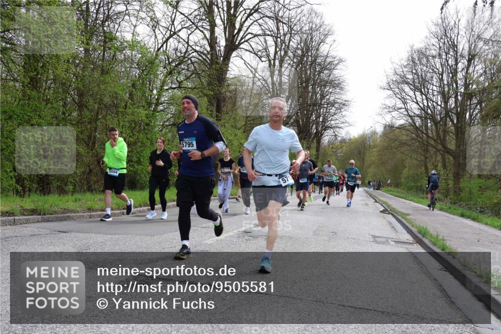 12.04.2026 - 45. Internationalen Wilhelmsburger Insellauf Yannick Fuchs http://msf.ph/oto/9505581 12.04.2026 12:57:04 Laufen 5504, 5795, 547, 571, 5682 meine-sportfotos.de