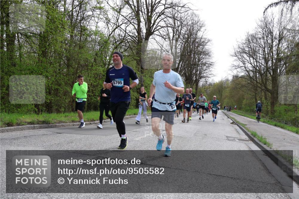 12.04.2026 - 45. Internationalen Wilhelmsburger Insellauf Yannick Fuchs http://msf.ph/oto/9505582 12.04.2026 12:57:04 Laufen 5504, 5795, 57 meine-sportfotos.de
