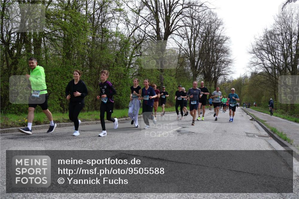 12.04.2026 - 45. Internationalen Wilhelmsburger Insellauf Yannick Fuchs http://msf.ph/oto/9505588 12.04.2026 12:57:05 Laufen 5234, 5504, 5806, 4949, 5477, 5682, 4736 meine-sportfotos.de