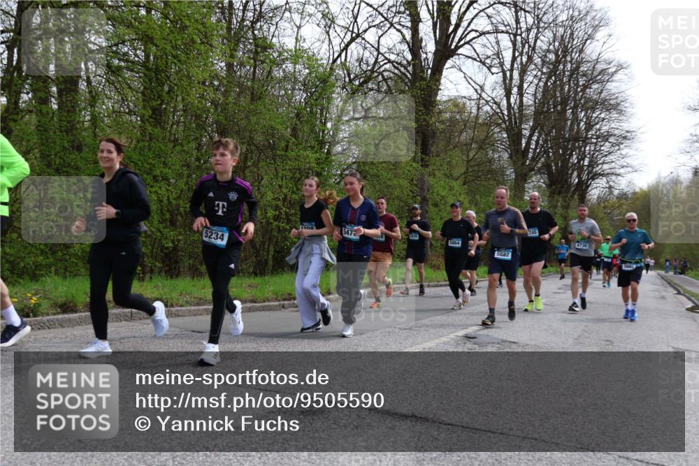 12.04.2026 - 45. Internationalen Wilhelmsburger Insellauf Yannick Fuchs http://msf.ph/oto/9505590 12.04.2026 12:57:05 Laufen 5234, 547, 5864, 5682, 745, 4736 meine-sportfotos.de