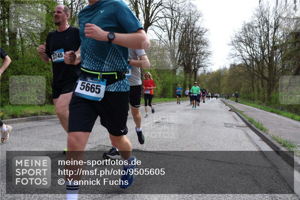 12.04.2026 - 45. Internationalen Wilhelmsburger Insellauf Yannick Fuchs http://msf.ph/oto/9505605 12.04.2026 12:57:08 Laufen 3745, 5665, 4777 meine-sportfotos.de