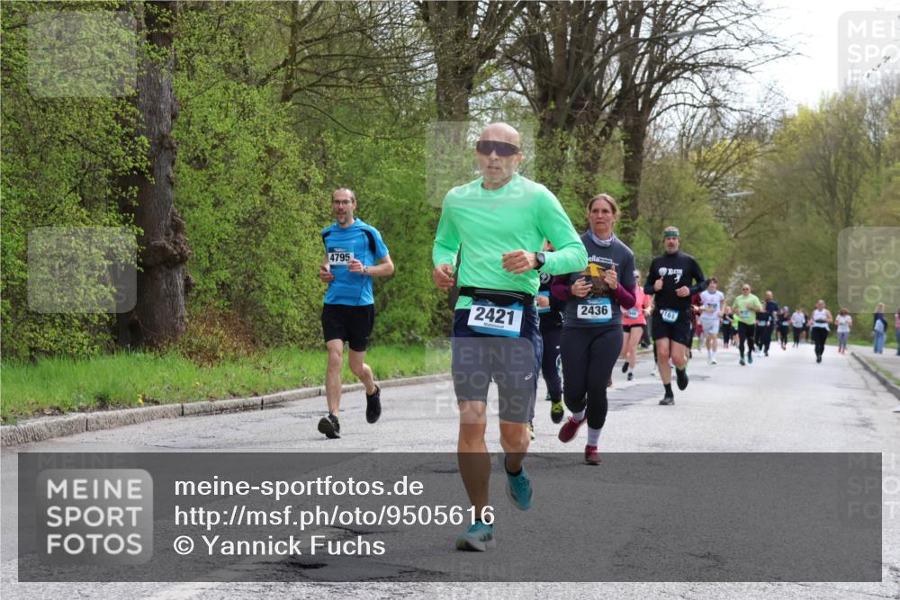 12.04.2026 - 45. Internationalen Wilhelmsburger Insellauf Yannick Fuchs http://msf.ph/oto/9505616 12.04.2026 12:57:11 Laufen 4795, 2421, 2436, 161 meine-sportfotos.de