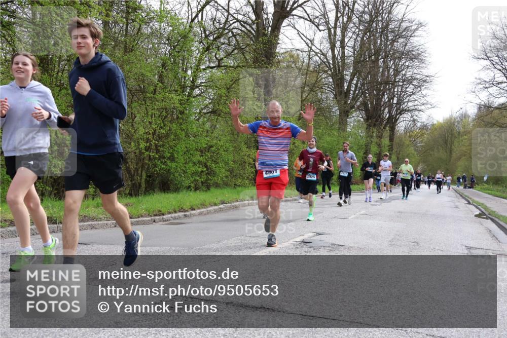 12.04.2026 - 45. Internationalen Wilhelmsburger Insellauf Yannick Fuchs http://msf.ph/oto/9505653 12.04.2026 12:57:18 Laufen 4901, 2925, 2337, 40 meine-sportfotos.de