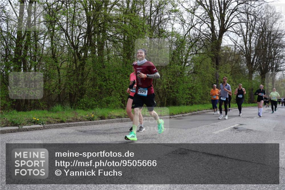 12.04.2026 - 45. Internationalen Wilhelmsburger Insellauf Yannick Fuchs http://msf.ph/oto/9505666 12.04.2026 12:57:20 Laufen 042925, 3030, 3120, 4219, 2337 meine-sportfotos.de