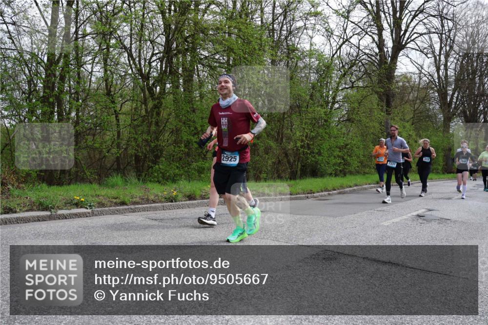 12.04.2026 - 45. Internationalen Wilhelmsburger Insellauf Yannick Fuchs http://msf.ph/oto/9505667 12.04.2026 12:57:20 Laufen 2925, 4219, 2337, 4940 meine-sportfotos.de