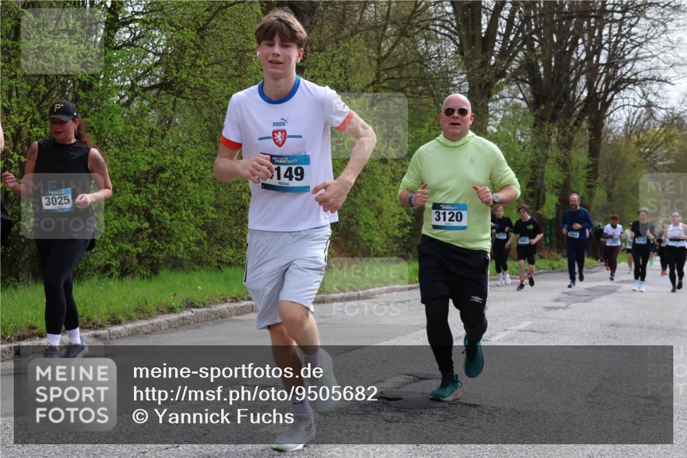 12.04.2026 - 45. Internationalen Wilhelmsburger Insellauf Yannick Fuchs http://msf.ph/oto/9505682 12.04.2026 12:57:23 Laufen 3025, 149, 3120, 5913, 1002 meine-sportfotos.de